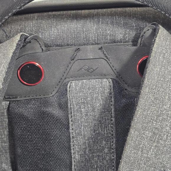 Peak Design Everyday Backpack 20L Carbon Gray Camera Bag Photo Carry - Picture 7 of 15
